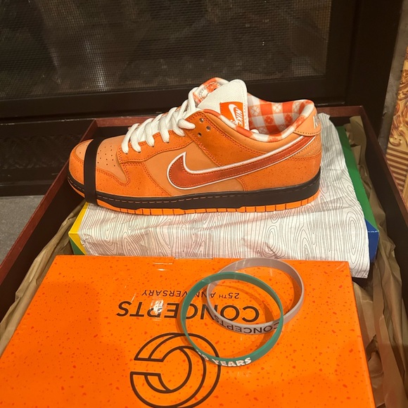 Nike x concepts orange lobsters special box - Picture 2 of 8